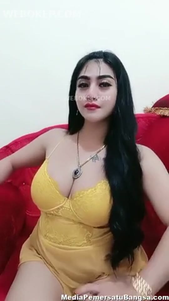 Nadia mahasiswi cantik colmek